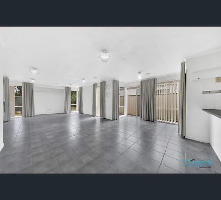 6 Crossdale Green, Craigieburn, Vic 3064 - Photo 3