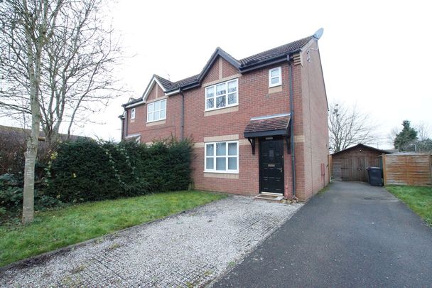 3 bedroom Semi-Detached House to let - Photo 1