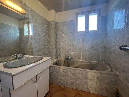 Location Appartement 3 pièces 69m² AUBAGNE 13400 - Photo 5