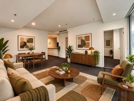 CITY LIVING AT ITS BEST - Photo 2