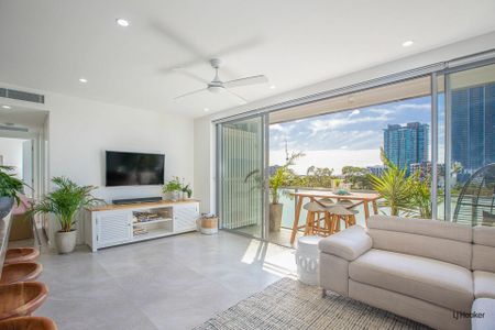 Contemporary Two Bedroom Apartment - Perfect Location! - Photo 4