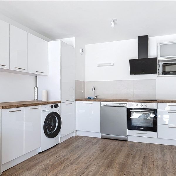 2 pièces - Meublé - 44,08 m² - 1er étage - Colocation non autorisée - Photo 1