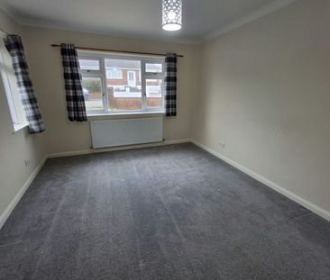 Bungalow to rent on - Photo 3