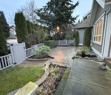 Beautiful Morgan Creek in Surrey with Landscaped Yard! - Photo 1