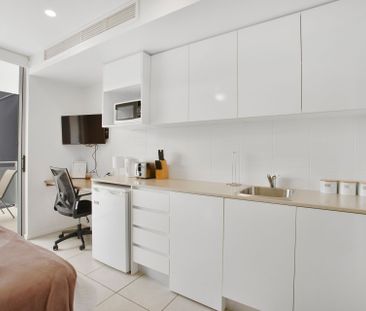 Fully Furnished Waterfront Studio Unit with Stunning Views! - Photo 1