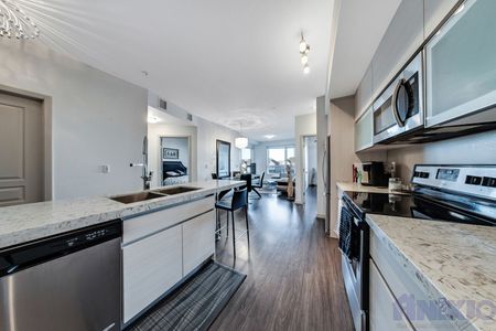 2 Bedroom Fully Furnished Condo in Evergreen - Photo 4