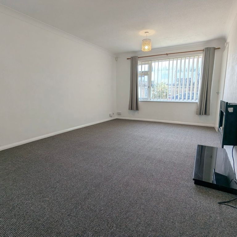 Sussex Gardens, Gloucester - Photo 1