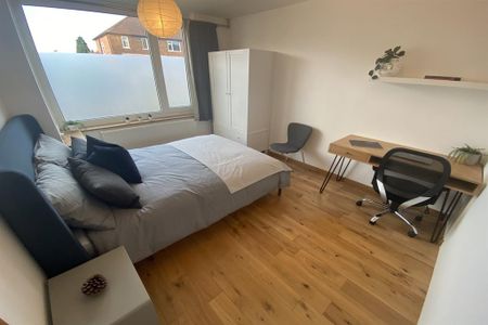 3 bedroom semi-detached house to rent - Photo 2