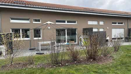 DANS UN QUARTIER RÉSIDENTIEL AU CALME - Photo 2