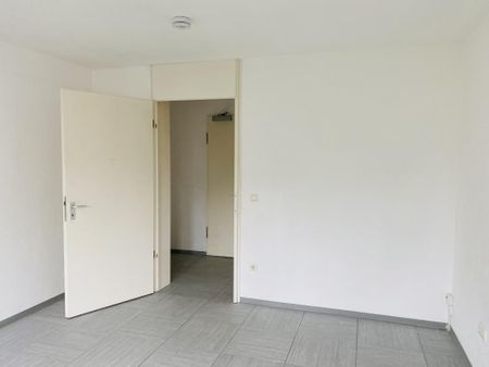 Helle 2-Zimmer-Wohnung ab sofort frei - Anmietung nur mit Wohnberechtigungsschein nach §88d - Photo 3