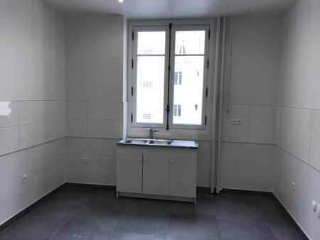 location Appartement F4 DE 121.1m² À PARIS - Photo 5