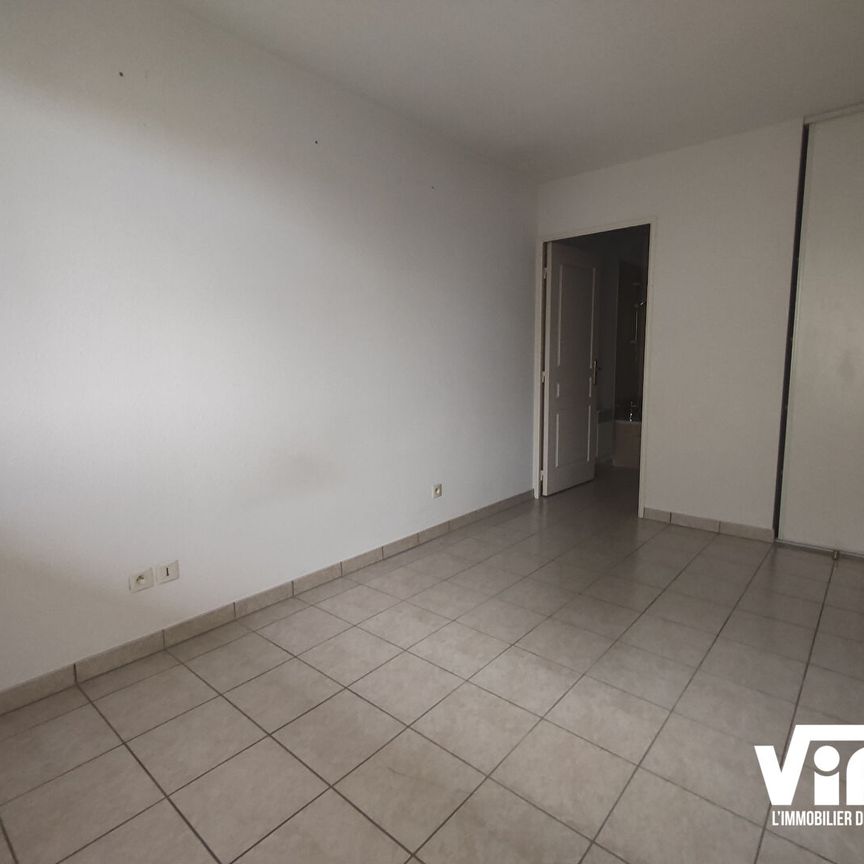 T2 DE 36 m² PROCHE PLACE DES CARMES - Photo 1