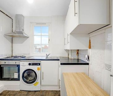 3 bedroom apartment to rent - Photo 4