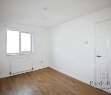 2 bedroom semi-detached house to rent - Photo 4