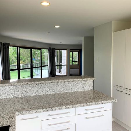 7 Bedroom home in Rolleston - Photo 2