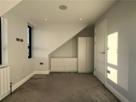 Bideford Avenue, Perivale, Greenford, UB6 8DF - Photo 2