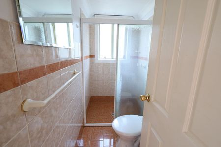Spacious 3-Bedroom Apartment in Prime Parramatta Location - Photo 5