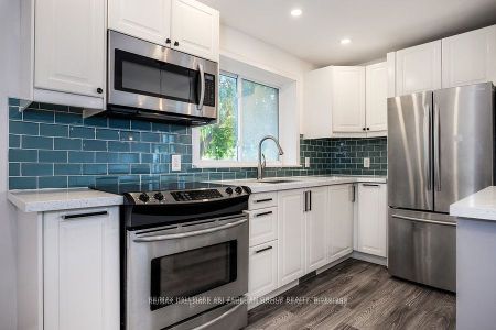 For Lease - 47 Newbury Drive Unit# Main Fl, Newmarket, Ontario - Photo 4