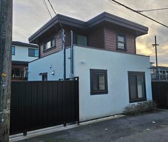 New laneway house in Renfrew heights! - Photo 1