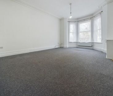 2 bedroom ground floor flat to rent - Photo 2