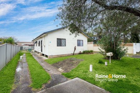 Neat & Cozy 1-Bedroom Unit - Photo 2