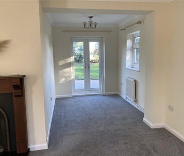 4 bedroom semi-detached house to rent - Photo 3