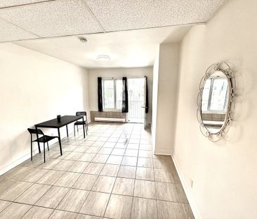 TOUT Inclus 2 1/2 - Metro St Michel - Photo 2