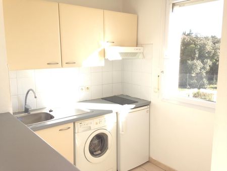 location Appartement T2 DE 43.3m² À MORIERES LES AVIGNON - Photo 3