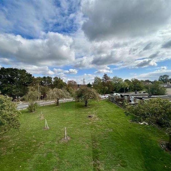 Pytt Field, Harlow, CM17 - Photo 1