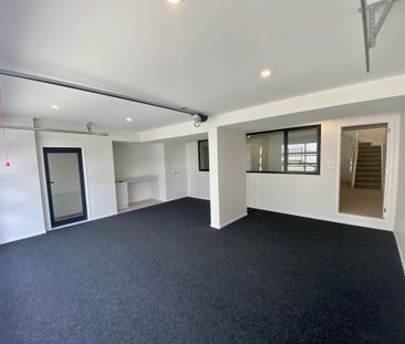 Designer 4 Bedroom on Asquith - Photo 3