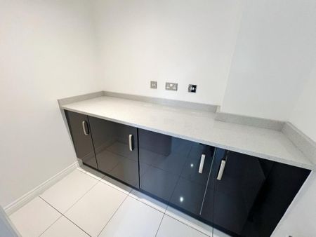 4 bedroom detached house to rent - Photo 3