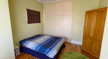 Sunny 3 Bedroom Devonport villa available January - Photo 4