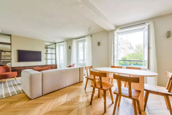 Tout savoir sur cet appartement dans le quartier Saint Thomas d'Aquin, à Paris 7ème - Photo 1