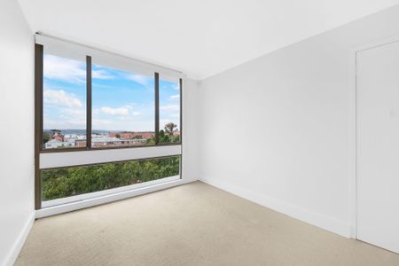 SUPER SPACIOUS APARTMENT! - Photo 4