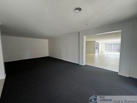 4 Robusta Avenue, Cranbourne - Photo 3