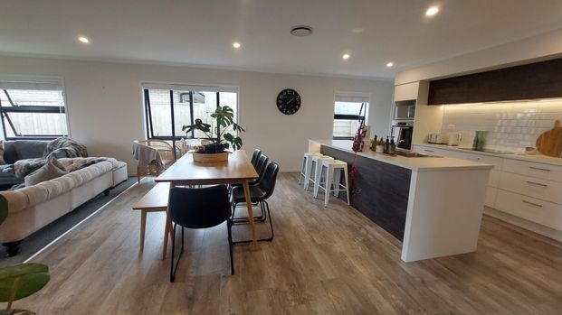 Modern and Spacious 4- Bedroom Home for Rent - Pyes Pa - Pyes Pa - Photo 1