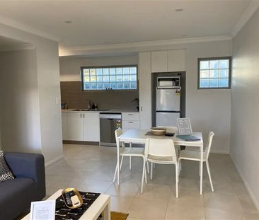 Modern 2 Bedroom Unit available soon, $750/week - Photo 3