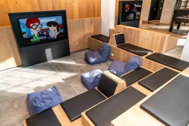 Studio Lower - Photo 1