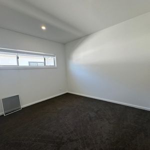 New Townhouse In Centre of Mayfield - Photo 2