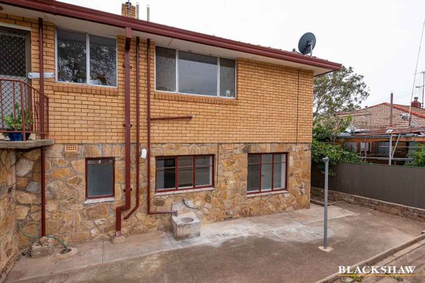 One Bedroom Unit Within Minutes Of Queanbeyan Centre - Photo 1