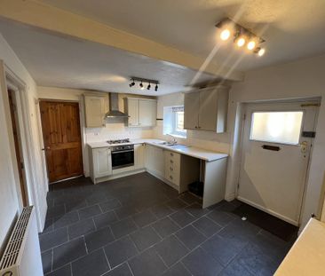 2 bedroom terraced house to rent - Photo 4