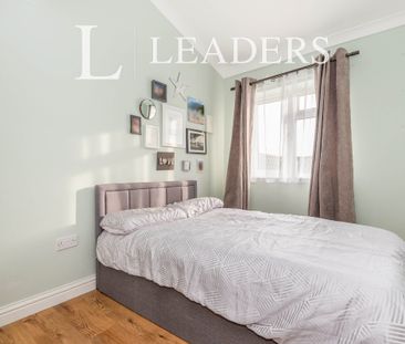 1 bedroom apartment to rent Grovehill Road, Redhill, RH1 - Photo 2