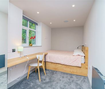 30 Malvern Road, Huddersfield, HD4 - Photo 1