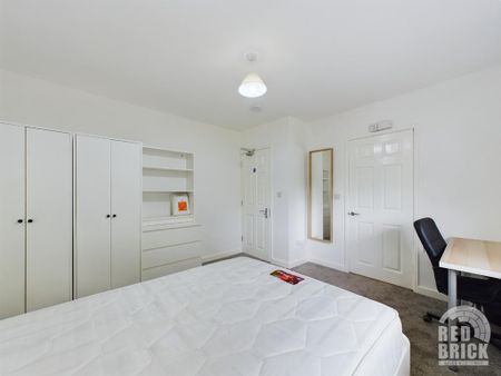 4 bedroom terraced house to rent - Photo 3