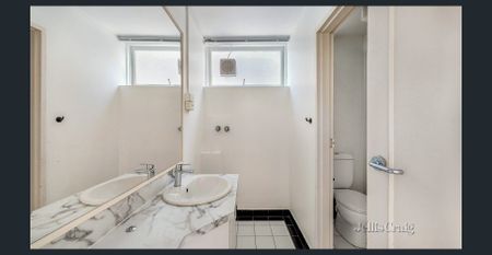 Great Apartment in Melbourne's Sports Precinct - Photo 5