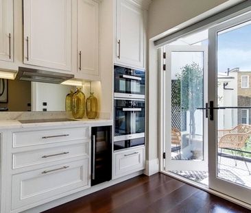 Prince of Wales Terrace, London - Photo 3