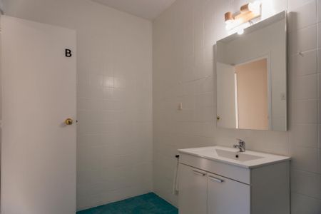 Wide&nbsp;room with a balcony in Valencia - Photo 4