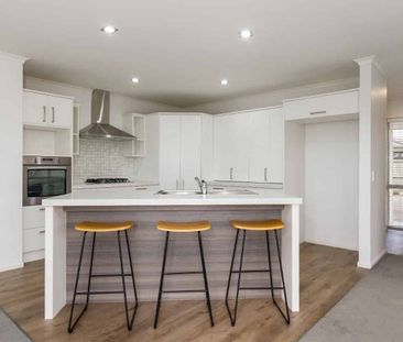 Space, Style & Serenity in Renwick - Photo 3