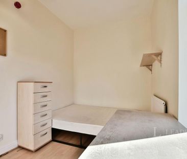 4 bedroom terraced house to rent - Photo 6