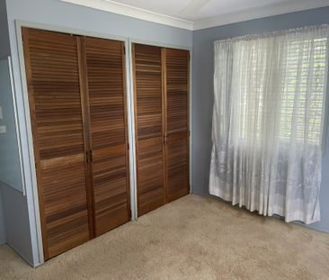 Large Family Home + Sought After Location! - Photo 4